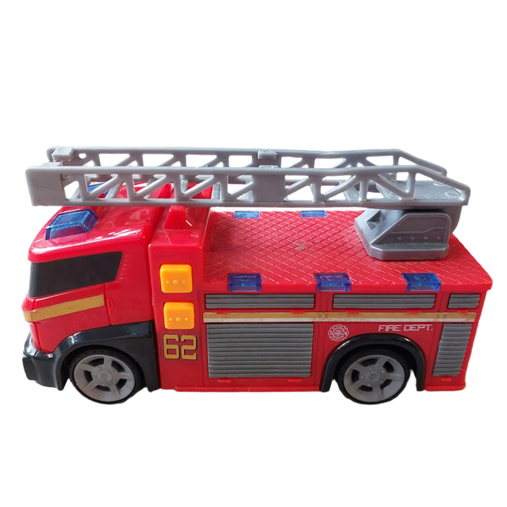 Teamsterz, This Fire Engine truck Toy is perfect for any budding Firefighter. Your little one can become the next best Firefighter around. Let their imaginations run wild, as they rush to the rescue to put out the fire and save everyone from that blazing building. With the extendable ladder that can get to all those tricky places, you can ensure your child leaves no one behind. This is the ideal toy for any child with the ambitions of joining the Fire service