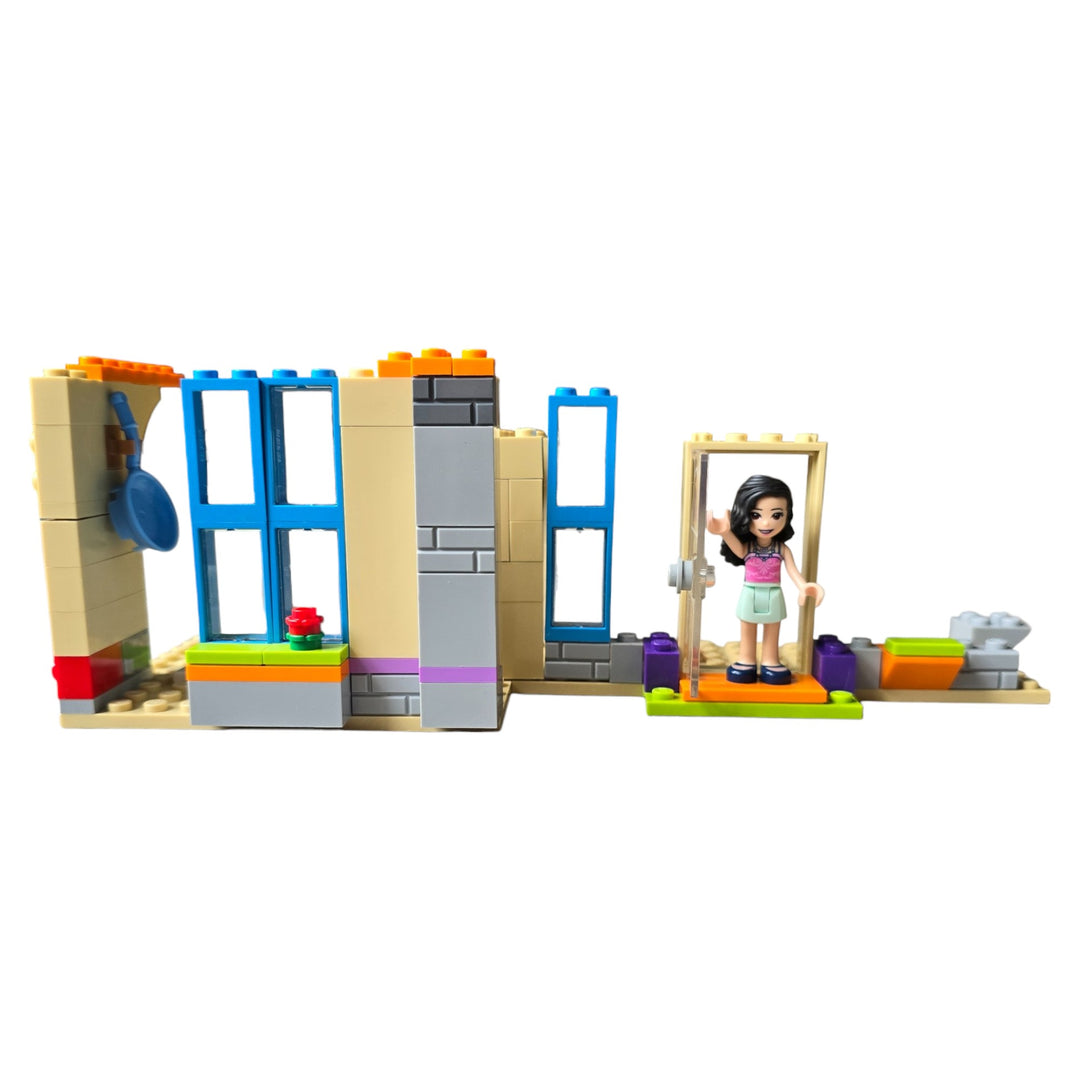 Lego, Get back to nature with a visit to Mia’s family home. Tucked away in the forest, LEGO Friends 41369 Mia’s Toy Doll House comprises a kitchen, bathroom and a living room, as well as Mia’s bedroom, accessed by a cool exterior climbing wall.