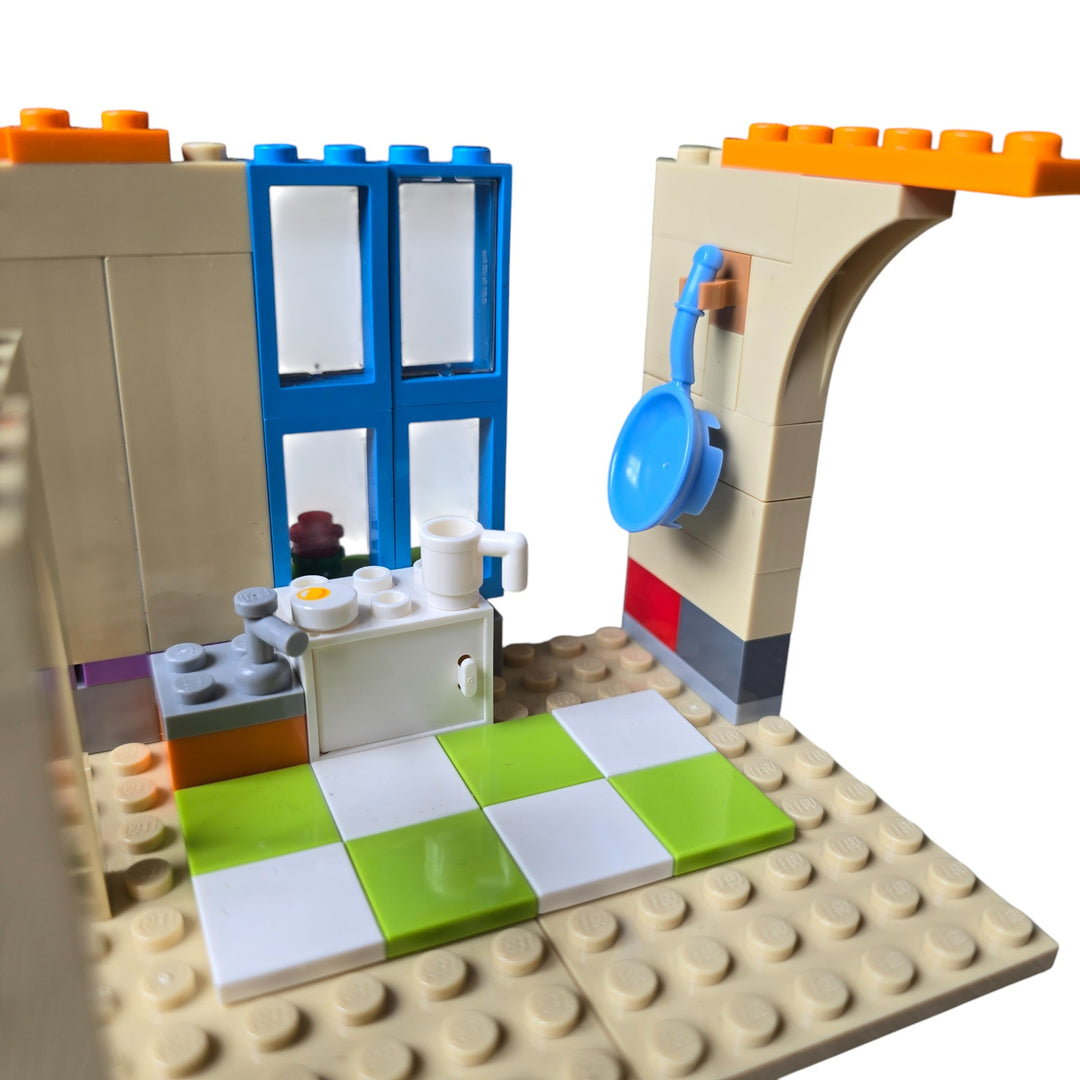 Lego, Get back to nature with a visit to Mia’s family home. Tucked away in the forest, LEGO Friends 41369 Mia’s Toy Doll House comprises a kitchen, bathroom and a living room, as well as Mia’s bedroom, accessed by a cool exterior climbing wall.