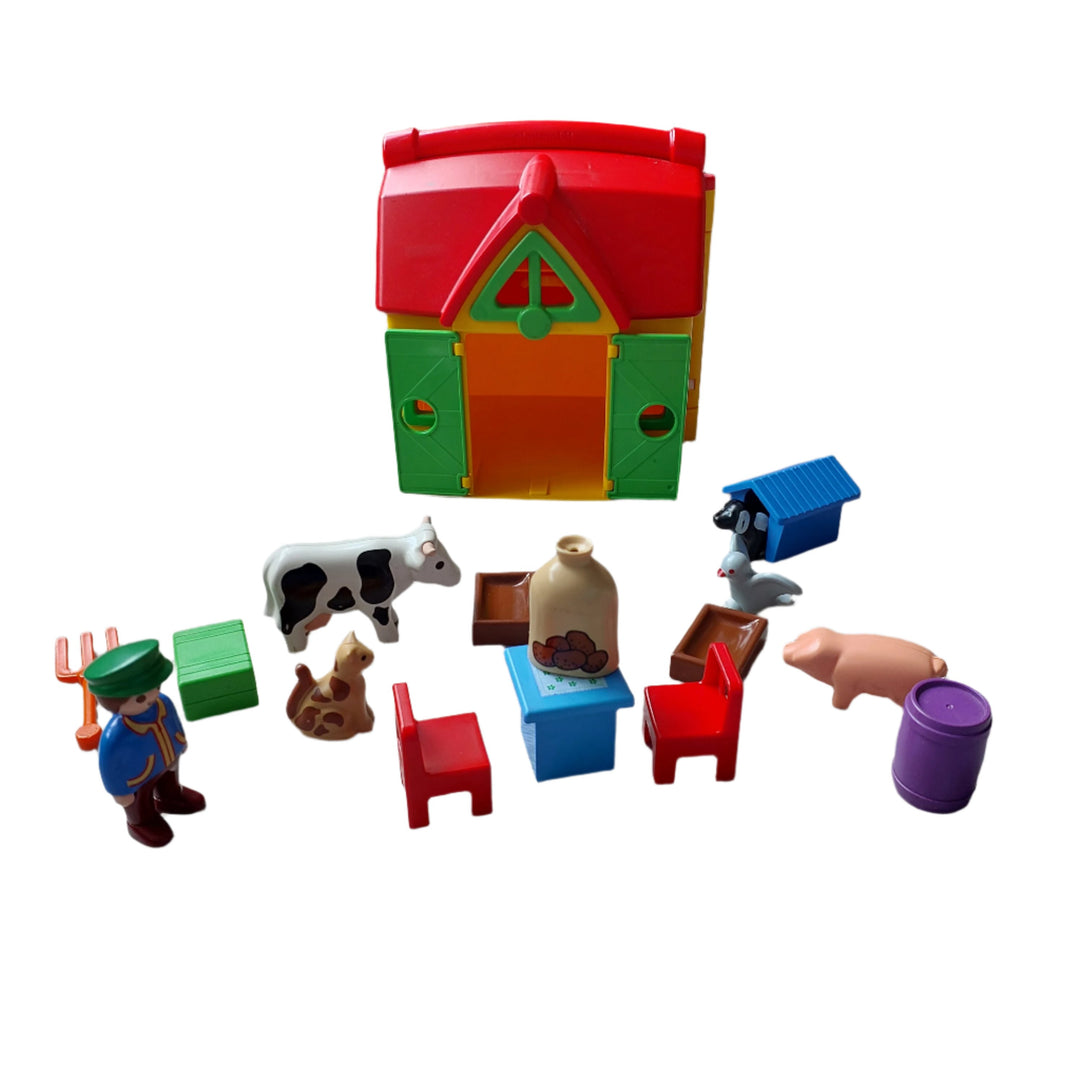 Playmobil, 6962 Take Along Farm, This PLAYMOBIL 1.2.3. set is ideal for toddlers. Feed the animals and store all supplies in the loft. Pay careful attention to which shapes fit in the holes!