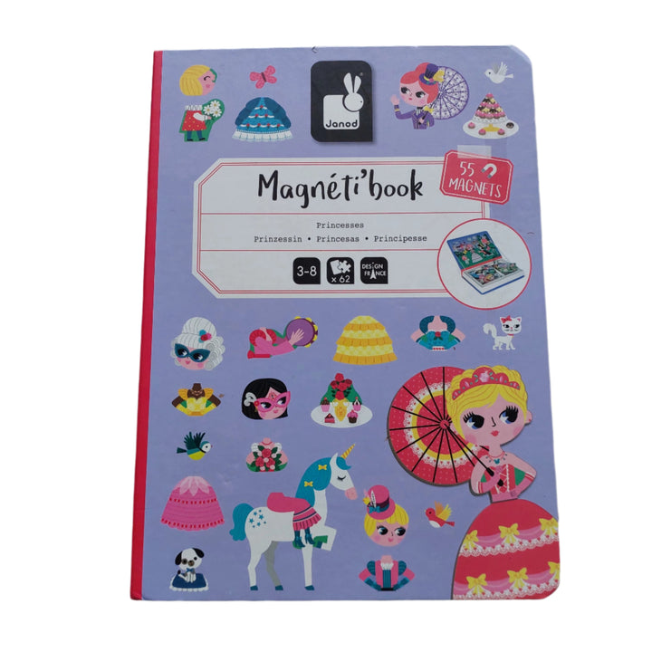 Janod, Magneti Book, Magnetic educational game in cardboard on the princess theme. Composed of 55 magnets and 7 cards. Once the book is opened, the aim is to make on the stage the same scene as indicated on the card thanks to the magnets.