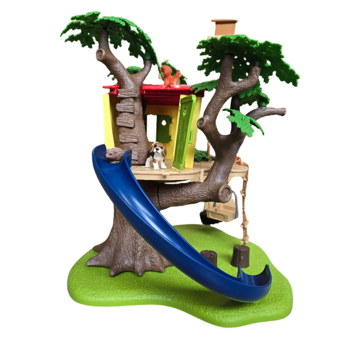 Schleich, Farm World, Ben and Sarah can lark about, play and picnic for hours in the schleich® tree house. Who hasn't dreamt of having their own tree house?The set contains a whole host of accessories and functions for hours of fun. With 2 human figurines, 4 animals and accessories. 