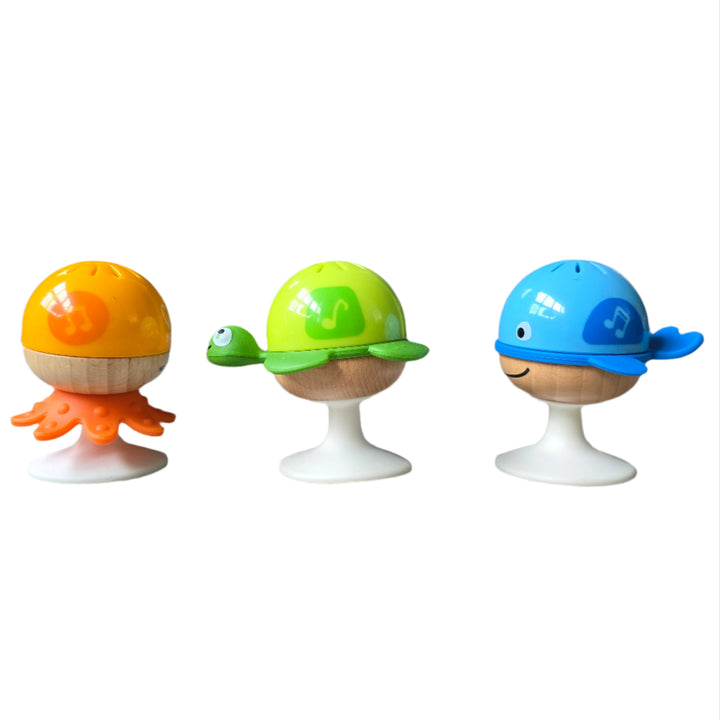 Hape, The Hape Put-Stay Rattle Set will enchant your little one with its differing sounds, bright colors and aquatic animals. Moreover, with their handy suction cups, playtime is possible anywhere, anytime! Thoughtfully developed infant toys stimulate baby senses and encourage discovery. 