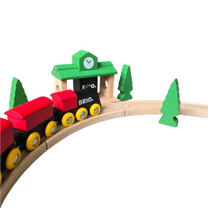 Brio, A classic starter set for the 2 year+ child with all wooden details. Take the classic inspired engine out on an adventure along the tracks. Stop by at the all wooden station and continue along the tracks passing by trees and a crossing bridge. Lots of fun for the youngest drivers!