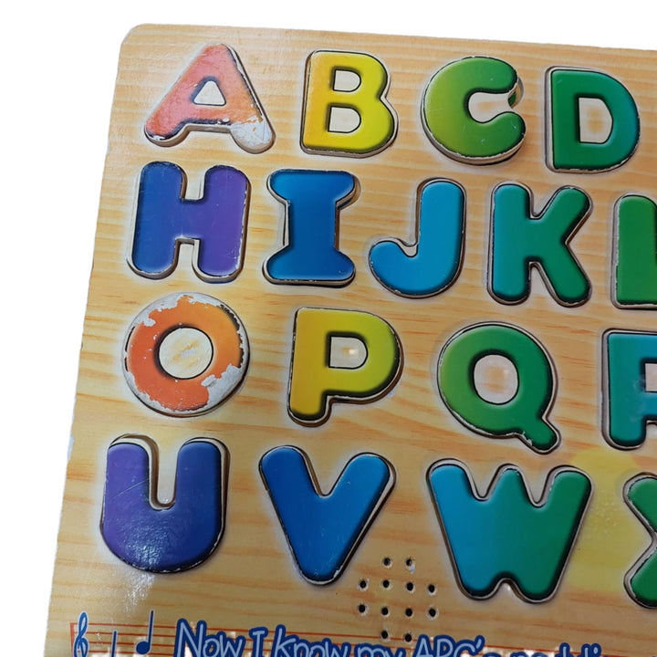 Melissa & Doug, This 26-piece alphabet sound puzzle pronounces the name of each letter when it is placed correctly in the sturdy wooden puzzle board! Colorful wooden pieces are slightly raised above the puzzle board for easy grasping. Pictures underneath each piece help reinforce the relationship between letters and their sounds. Kids three and older will love learning their ABCs while developing fine motor and sensory skills.