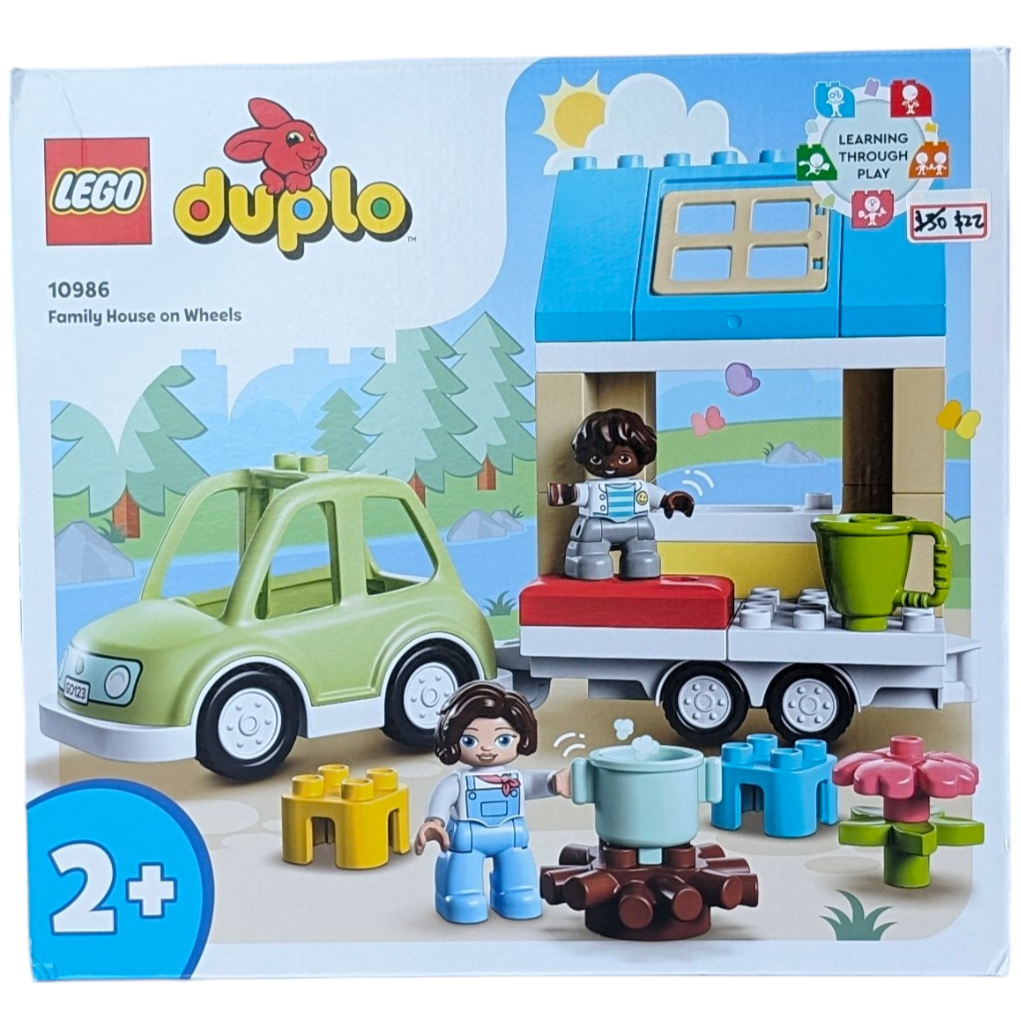 Lego/Duplo, Family House of Wheels, Creative & Imaginative Play, Embark on a big adventure with your adventurous toddler with the LEGO® DUPLO® Town Family House on Wheels (10986). Help your little builder construct a cute toy mobile home that attaches to the car. Preschoolers aged 2+ can hitch up the house and drive to whichever new location they choose. Who knows what new and interesting people they might meet! Buckle up for imaginative play
Toddlers role-play family life on the road with the 2 figures, bo