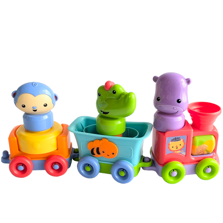 Fisher Price, Silly Safari Rattle & Rill Animal Train Multicolour, Cognitive & Motor Skills Development, All aboard for a train-full of hands-on play! These friendly animal pals are sized just right for little hands to grasp and place in each of the train cars. Baby can roll the cars along on their own, or connect them all to extend the fun! Details like the slider bee, roller bar and clicker help develop fine motor skills.